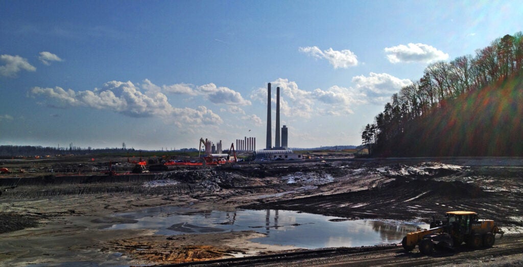 Tennessee Valley Authority's Kingston Fossil Plant. (Appalachian Voices)